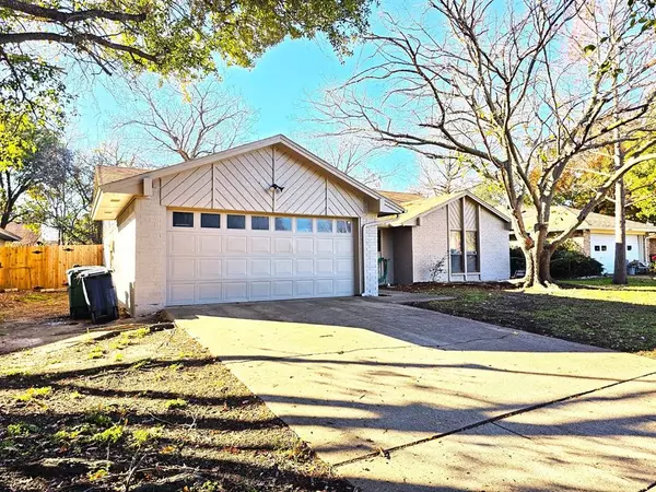 6908 Loma Vista Drive, Fort Worth, TX 76133