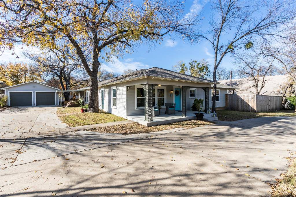 Grapevine, TX 76051,526 Ball Street