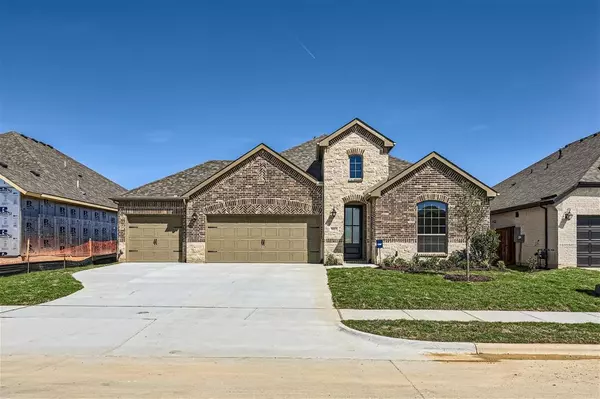 907 Sunbrook Drive, Mansfield, TX 76063