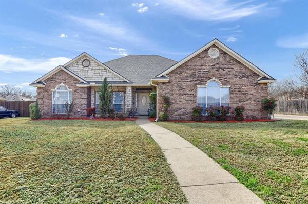 718 Mockingbird Street, Bonham, TX 75418