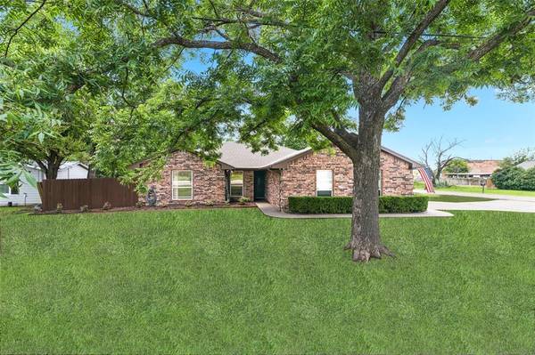 200 E Godley Avenue,  Godley,  TX 76044