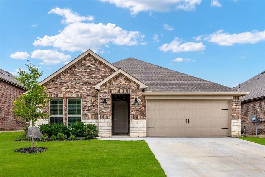 10513 Plumlee Lane, Aubrey, TX 76227