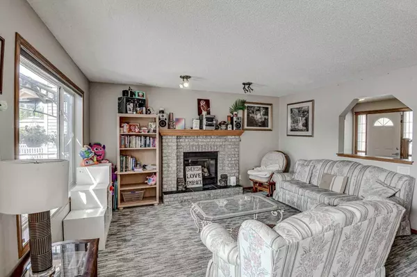 Calgary, AB T3K 5E5,189 Coventry CIR NE