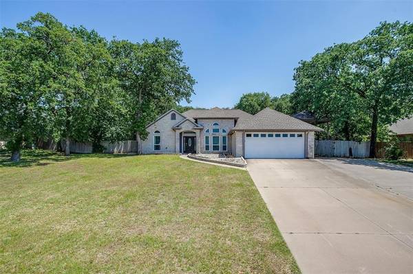 6705 Stewarts Oaks Court,  Granbury,  TX 76049