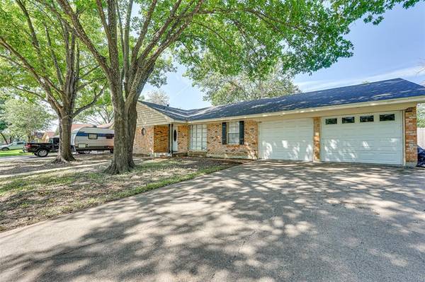 Ennis, TX 75119,1207 Red Oak Street