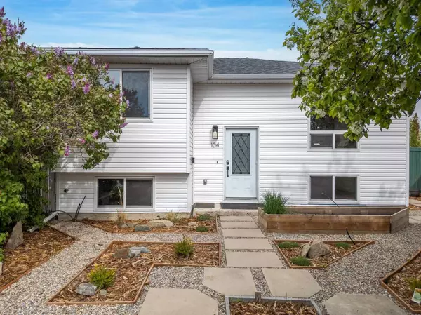 Calgary, AB T3J 1X2,104 Falton Close NE