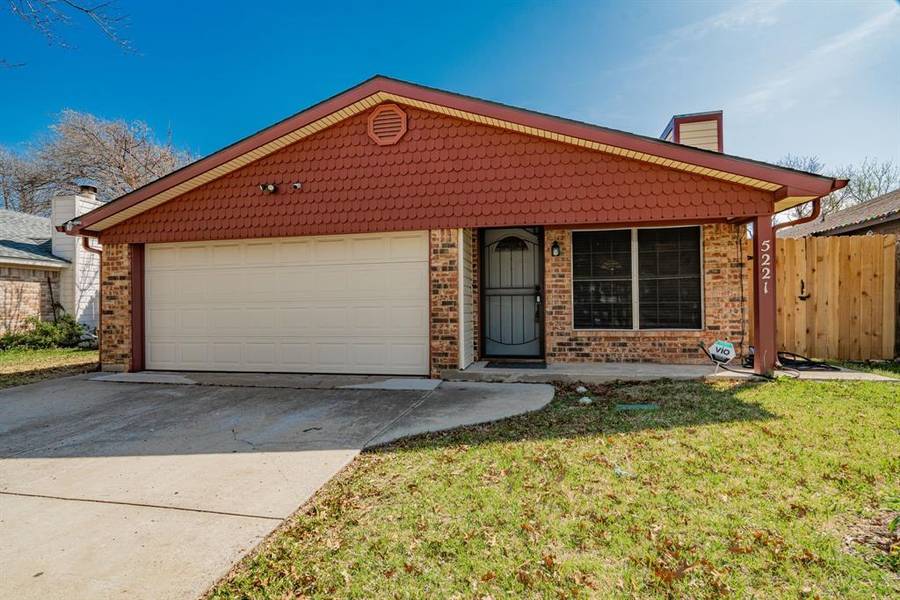 5221 Rowcrop Drive, Arlington, TX 76017