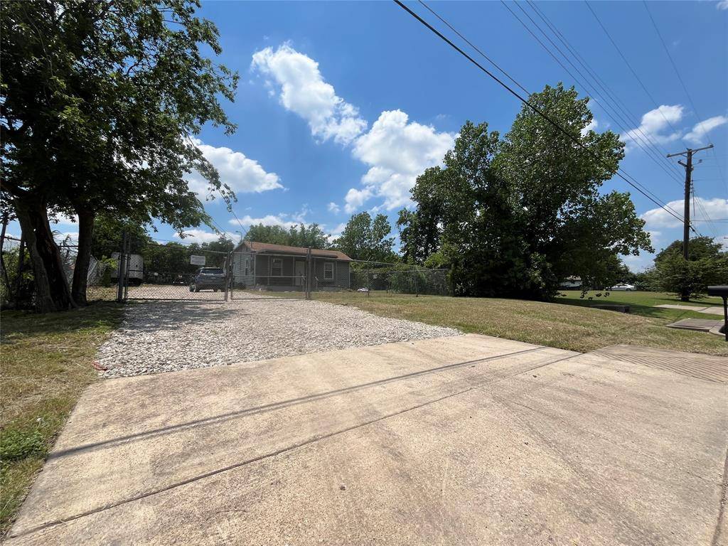 Desoto, TX 75115,1340 Sherry Lane