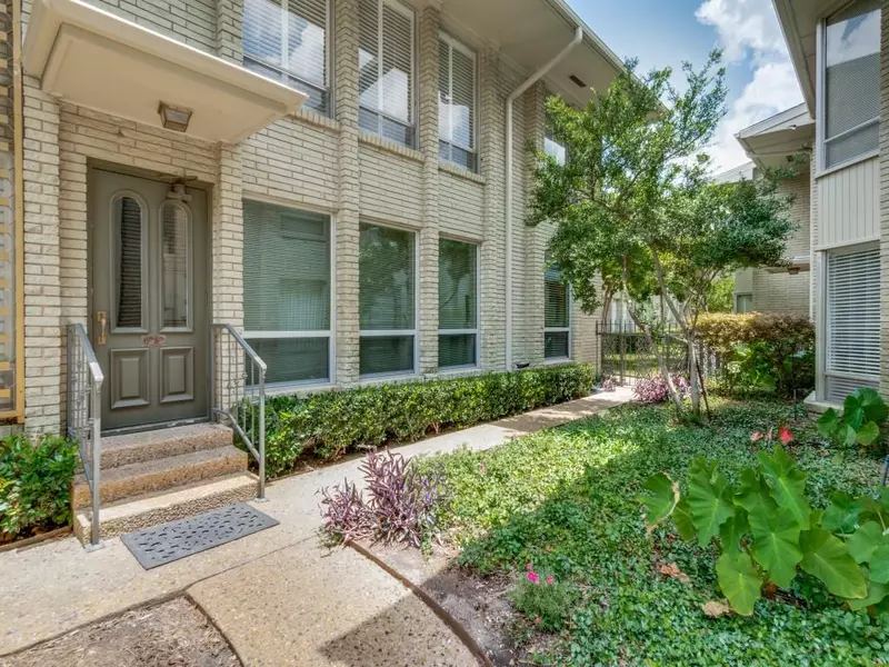 6353 Diamond Head Circle #B, Dallas, TX 75225