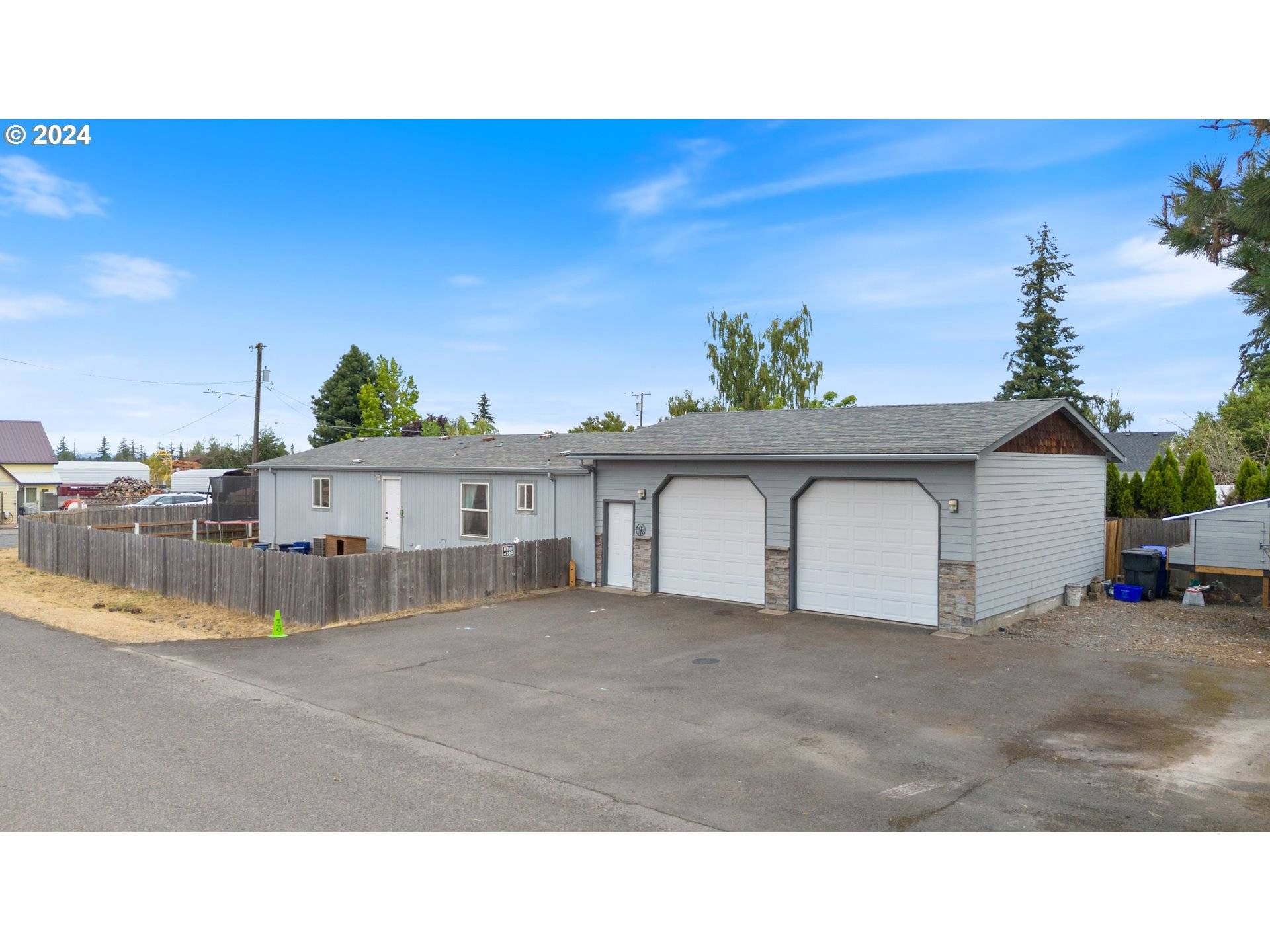 535 HART AVE, Molalla, OR 97038