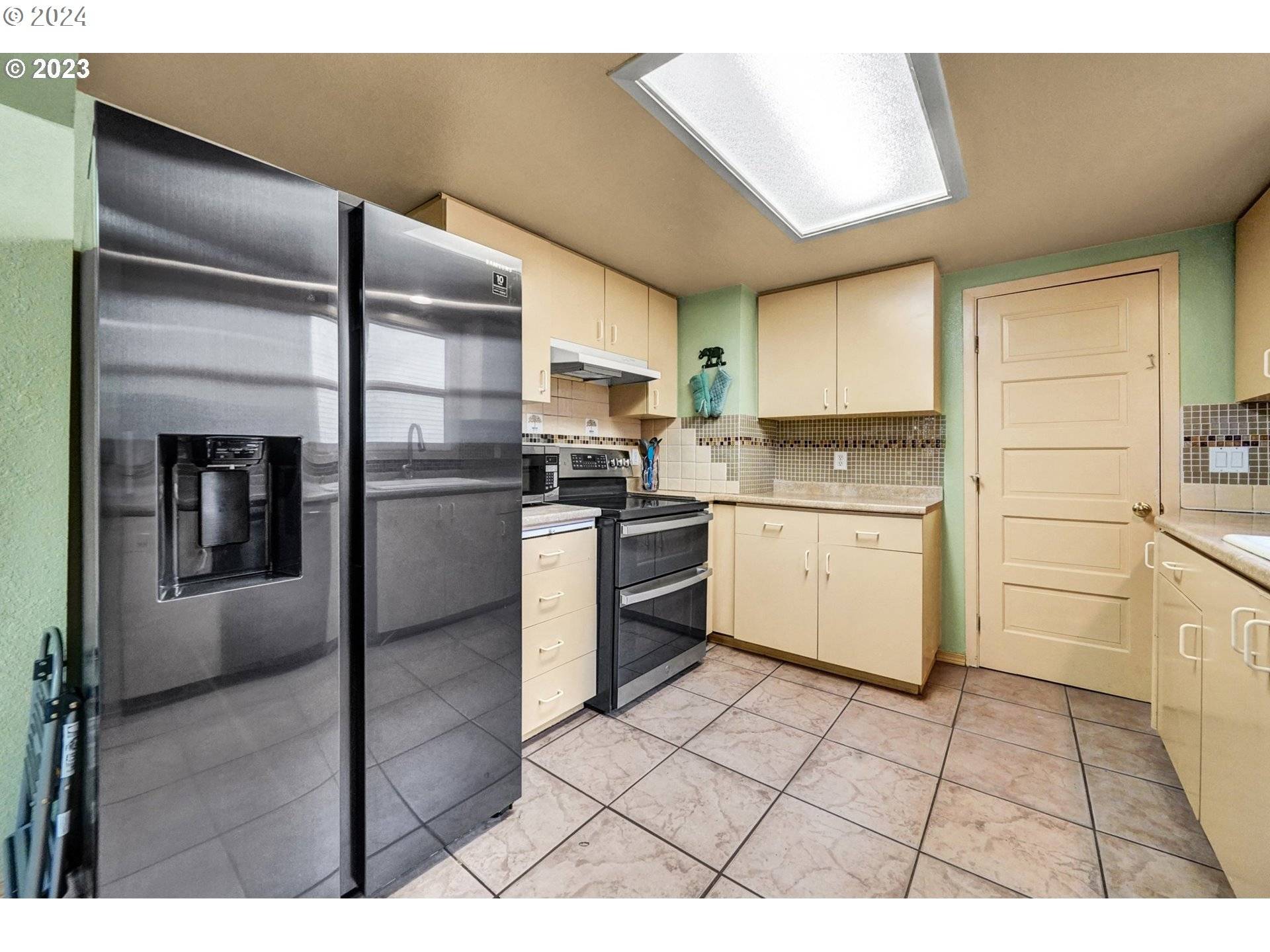 Portland, OR 97236,12638 SE FOSTER RD #12