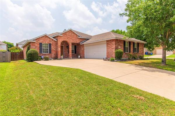 1114 Bradford Drive, Glenn Heights, TX 75154