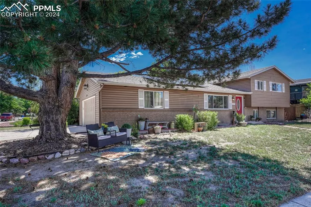 Colorado Springs, CO 80918,6115 Flintridge DR