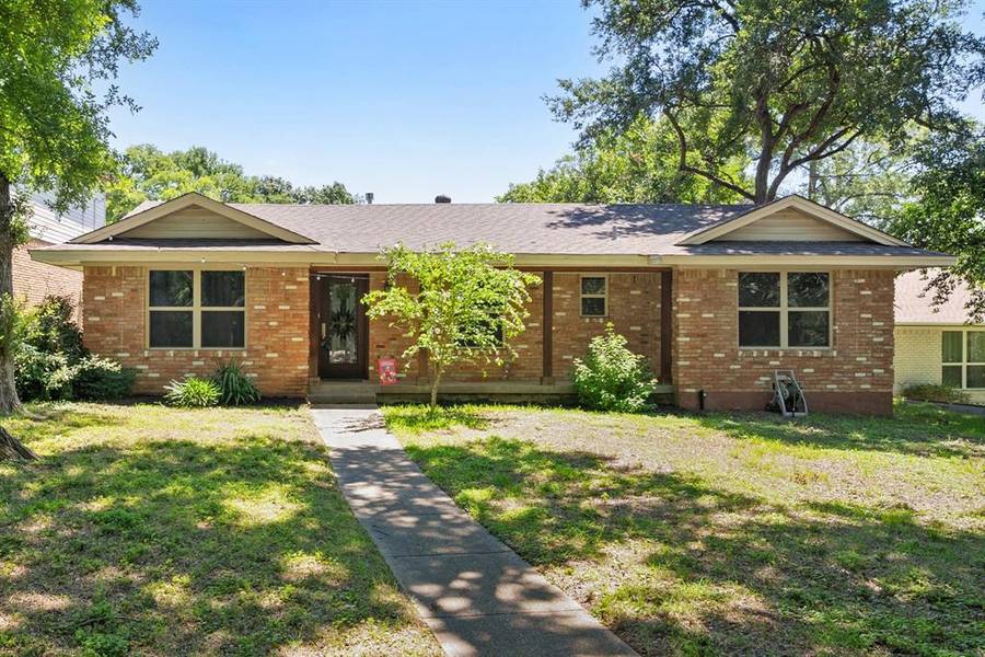 3082 Coombs Creek Drive, Dallas, TX 75233