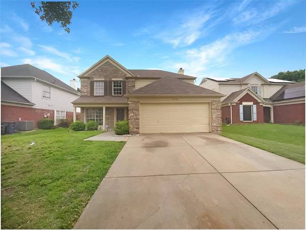 8201 Cloverglen Lane, Fort Worth, TX 76123