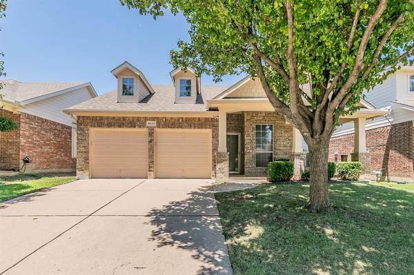 4621 Golden Yarrow Drive, Fort Worth, TX 76244