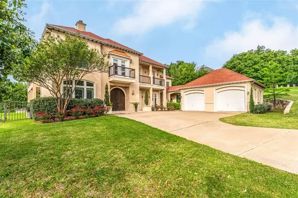 Fort Worth, TX 76120,8924 Waterchase Circle