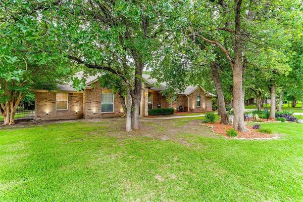 5996 Red Bud Road,  Fort Worth,  TX 76135