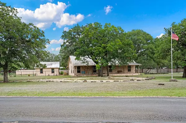 180 -- Orchard St, Medina, TX 78055