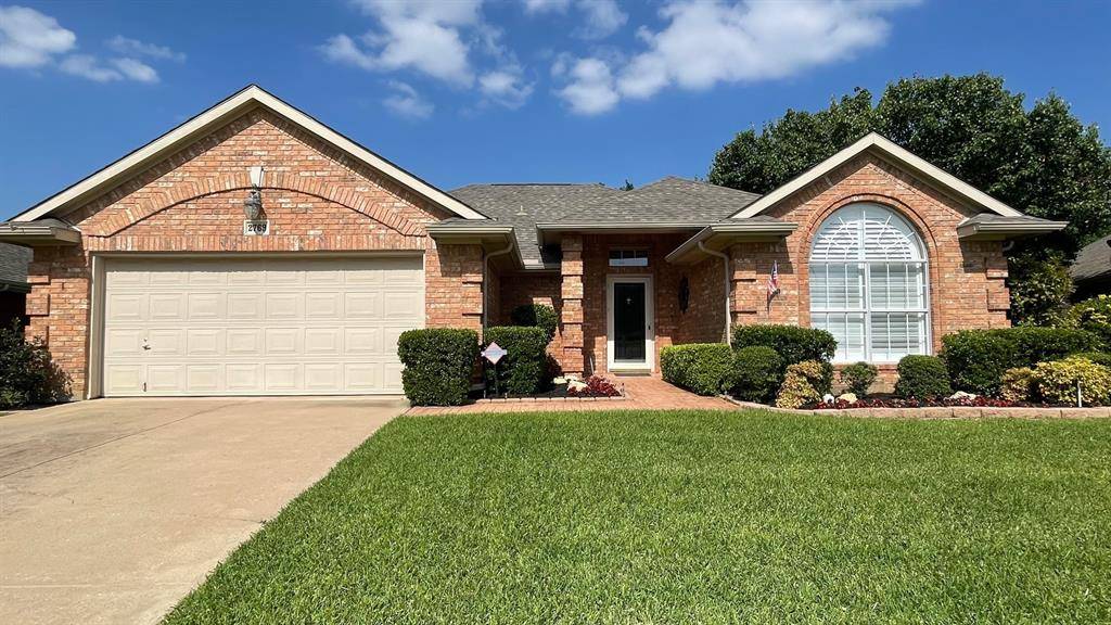 2769 Crystal Glenn Circle, Hurst, TX 76054