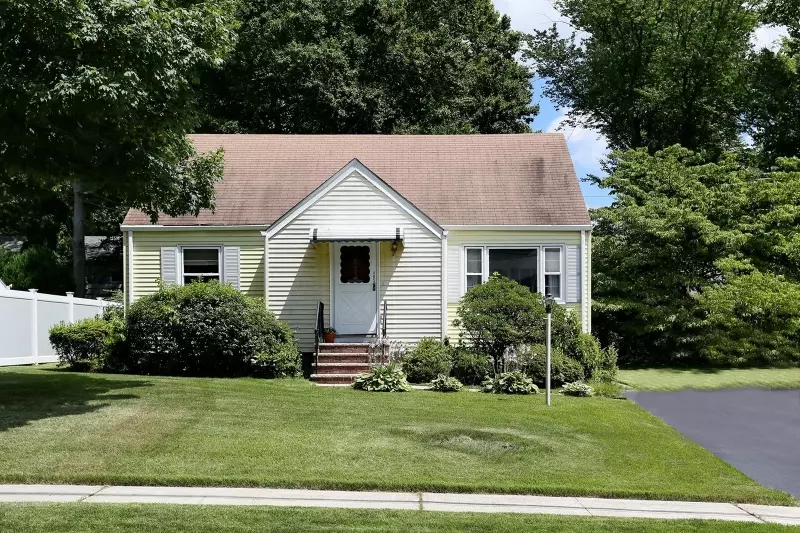 405 Howard St, Washington Twp., NJ 07676