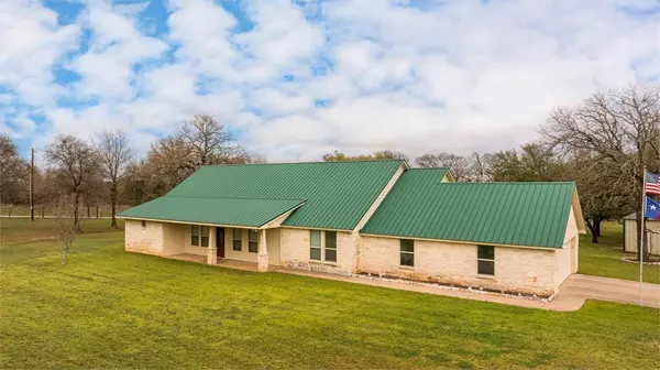 2309 Winchester Court, Tolar, TX 76476