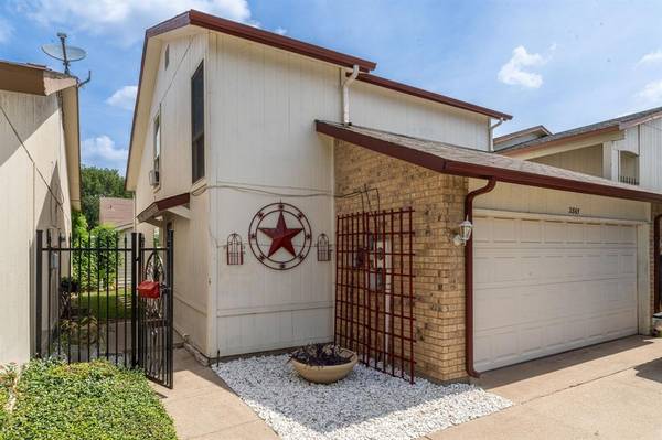 2865 Ursa Circle, Garland, TX 75044