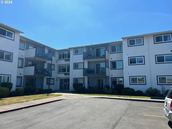 950 EVERGREEN RD #304, Woodburn, OR 97071