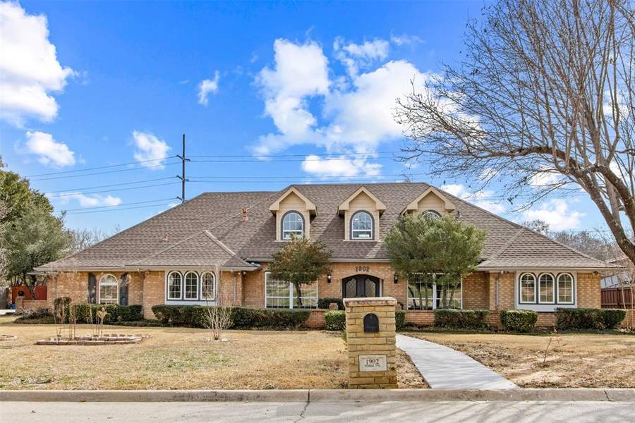 1902 Tobin Trail, Garland, TX 75043