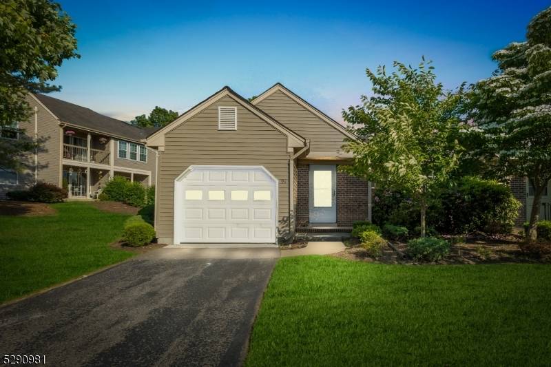 9B James Monroe Dr, Monroe Twp., NJ 08831