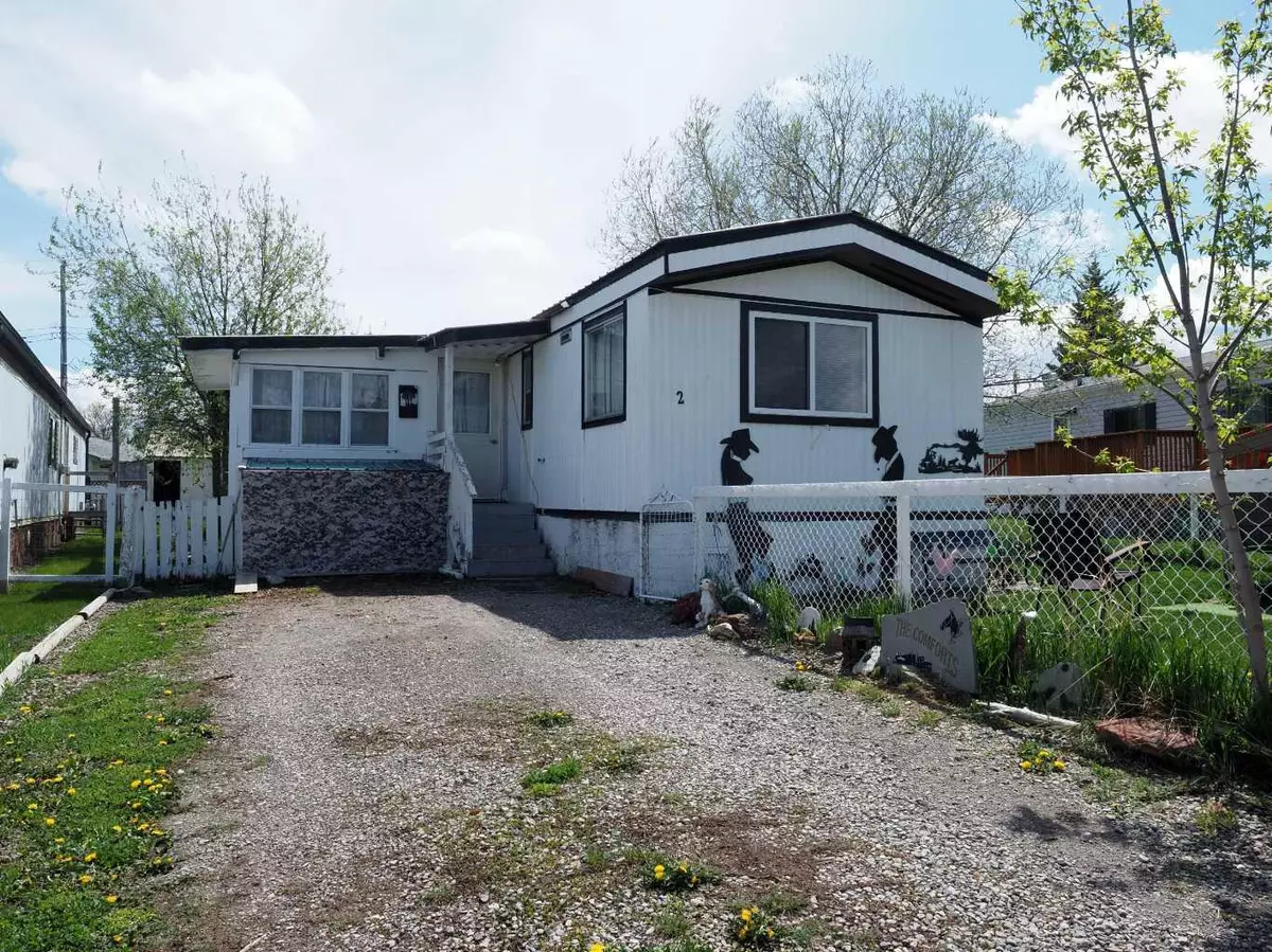 Lundbreck, AB T0K1H0,217 Hamilton AVE #2