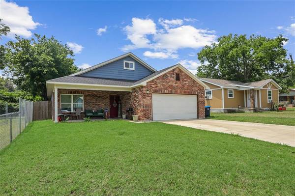 504 E Ramsey Avenue,  Fort Worth,  TX 76104