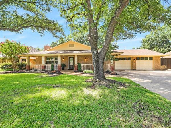 Grapevine, TX 76051,2937 Scenic Drive