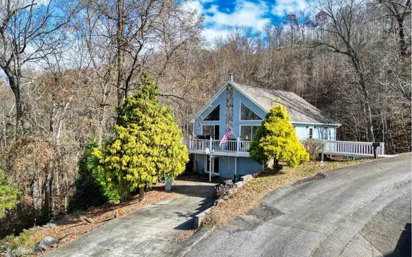 427 Mountain Drive N,  Hiawassee,  GA 30546