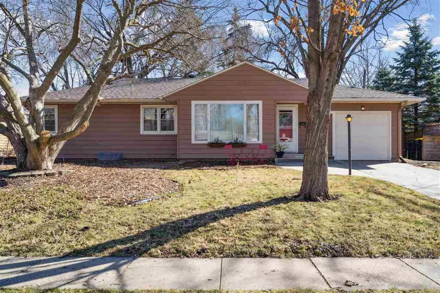 438 Upland Ave, Iowa City, IA 52245