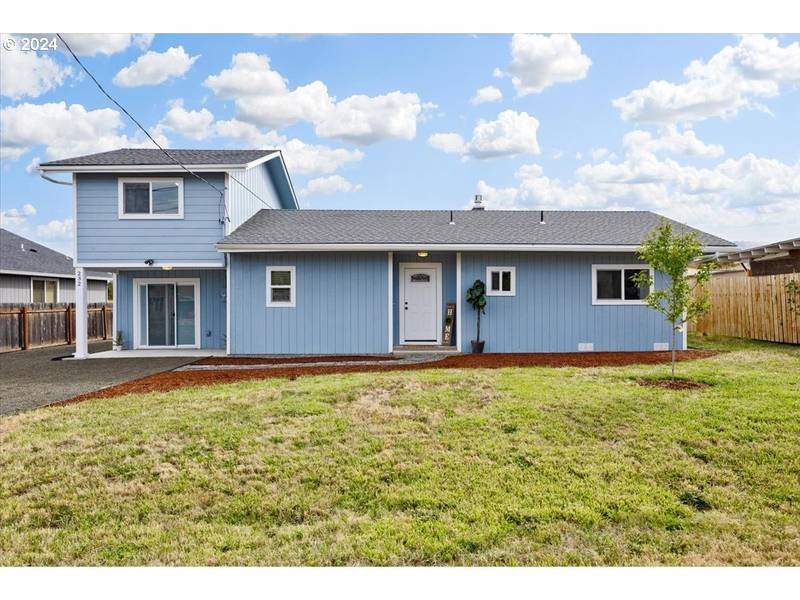 232 REX ST, Roseburg, OR 97471