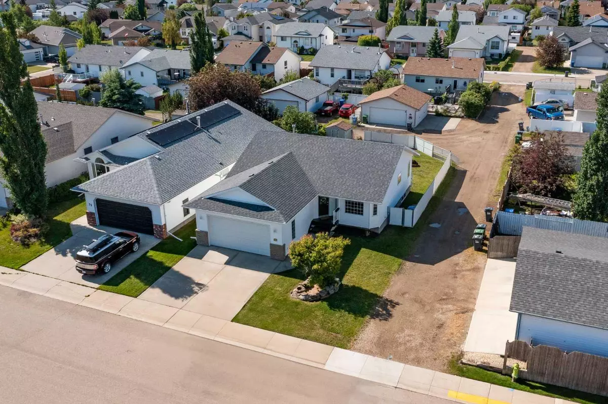 Red Deer, AB T4R 2R8,31 Lord Close