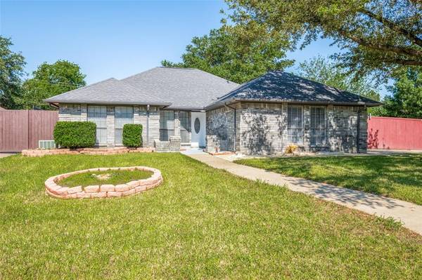 3615 Forest Trail Drive,  Grand Prairie,  TX 75052