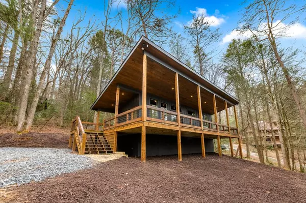 Blue Ridge, GA 30513,325 Hemlock Trail