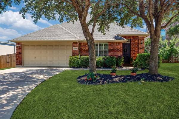 1101 Oakridge Drive, Euless, TX 76040