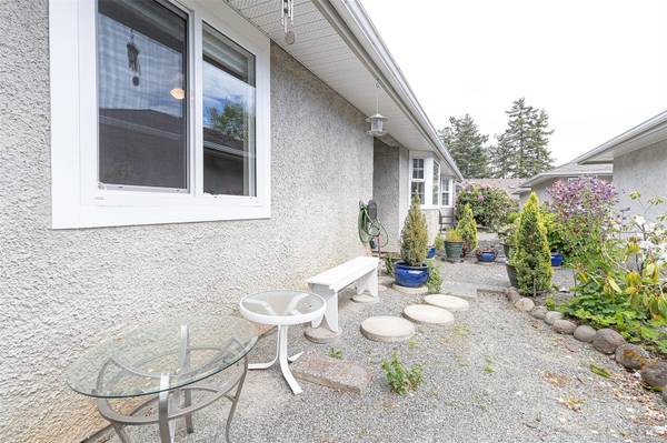 Central Saanich, BC V8M 2C1,2600 Ferguson Rd #8