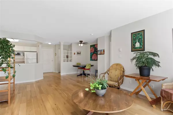 Nanaimo, BC V9T 6K1,5650 Edgewater Lane #411