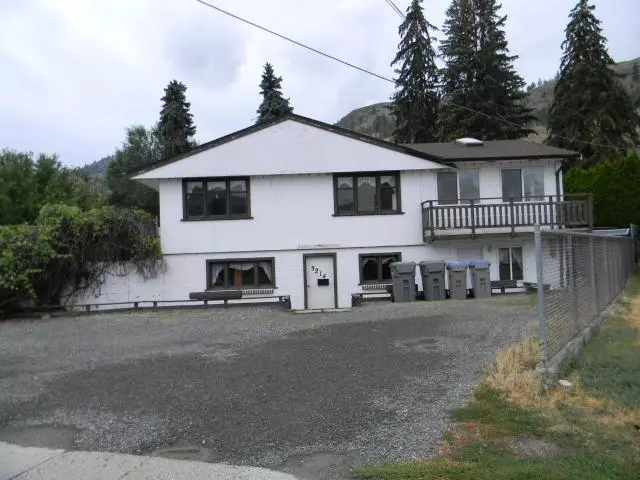 Kamloops, BC V2B 8H3,3214 HARGRAVES PLACE