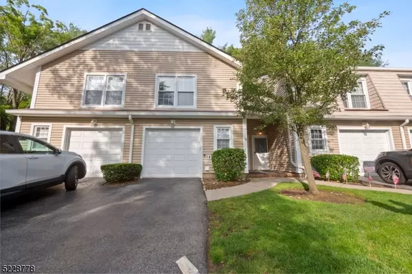 16 Crestwood Mews, Allendale Boro, NJ 07401