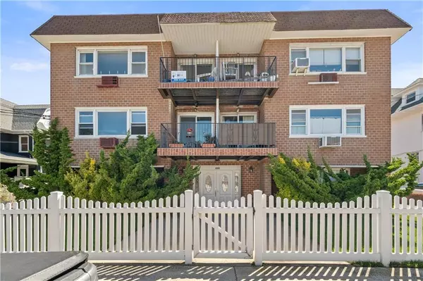 150 Beach 123rd ST #3L, Rockaway Park, NY 11694