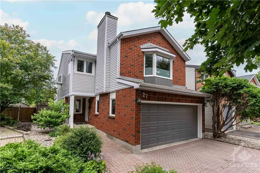 27 SADDLE CRES, Ottawa, ON K1G 5L4