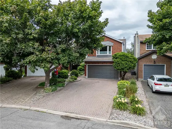 27 SADDLE CRES, Ottawa, ON K1G 5L4