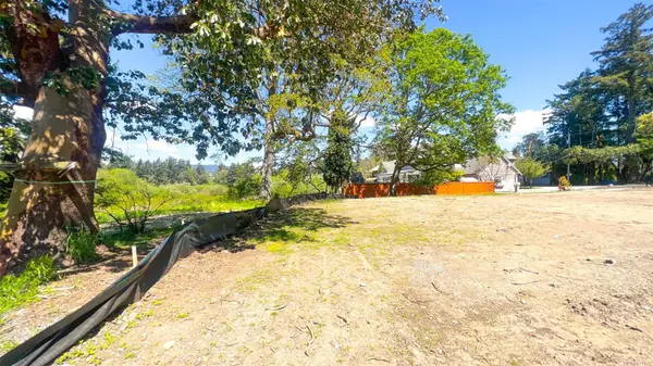 Langford, BC V9B 4B6,3158 Glen Lake Rd #C