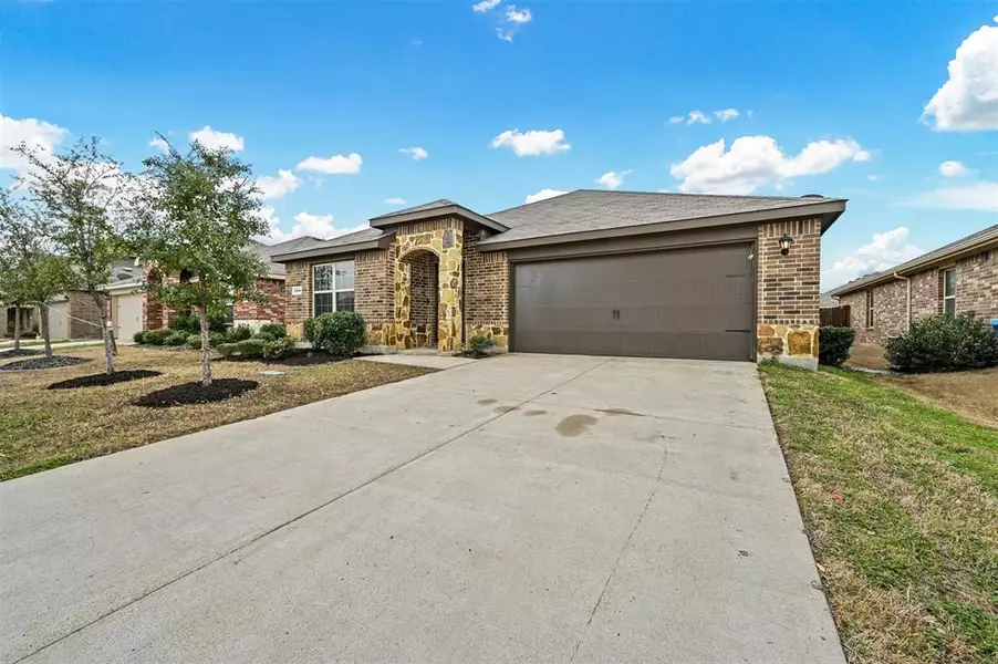 2319 Julia Lane, Forney, TX 75126