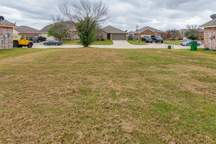 12928 Kingsgate Drive, Rhome, TX 76078